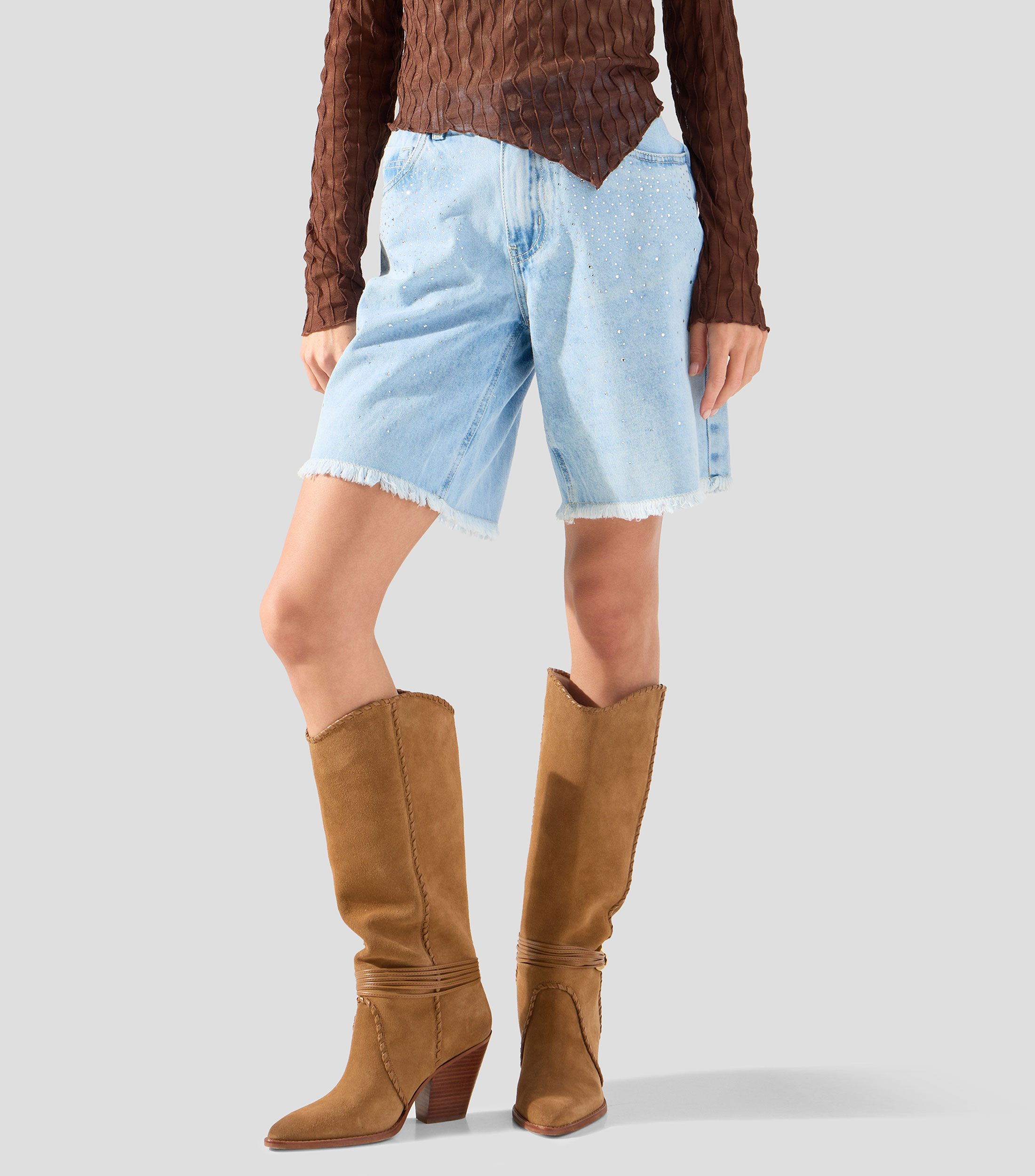 Short de mezclilla con pedrería Mujer
